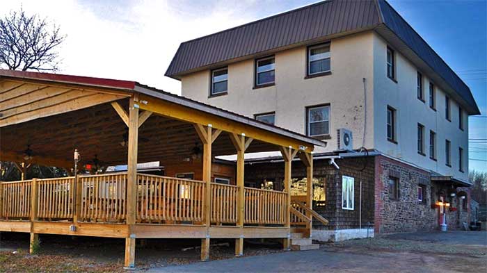 Lakewood Lodge exterior and outdoor dining deck