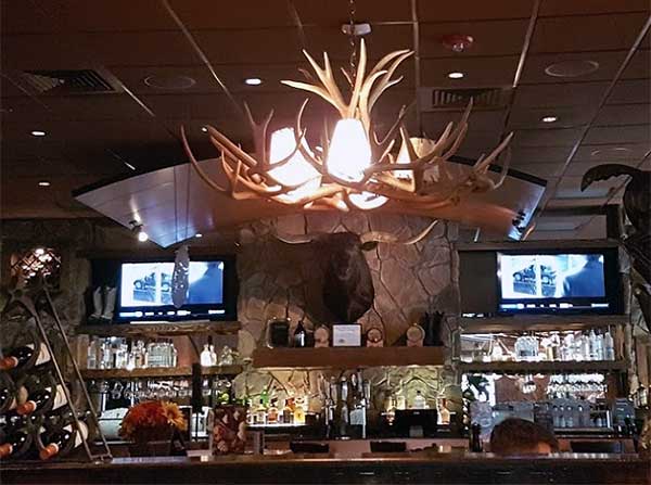 longhorn-steakhouse-bartonsville-view-of-bar