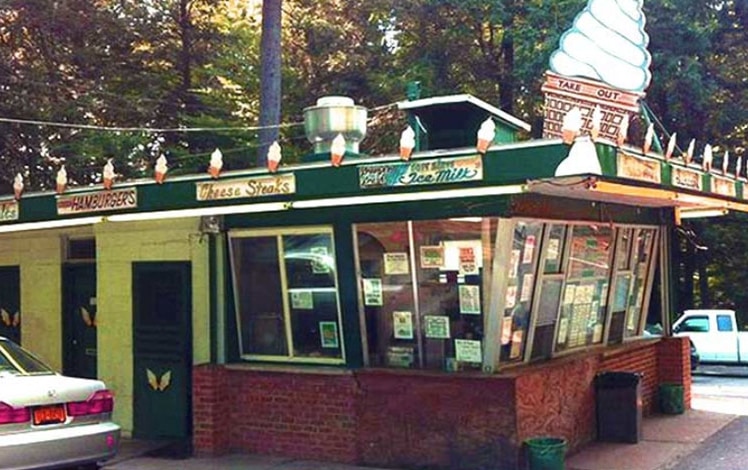 Mary Anne's Dairy Bar stand at side of road