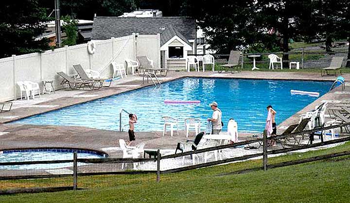 mount-pocono-campground-swimming-pool-and-chairs