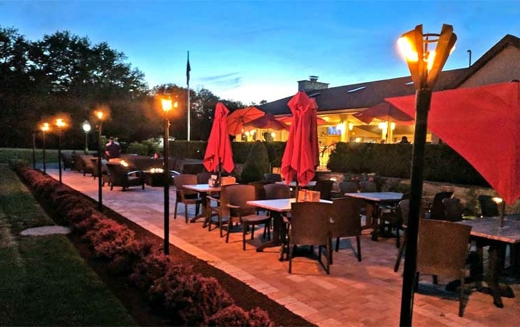 Jack's Grille golf course dining patio