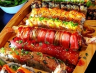 sushi boat and edamame