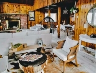 oak cabin tobyhanna living room