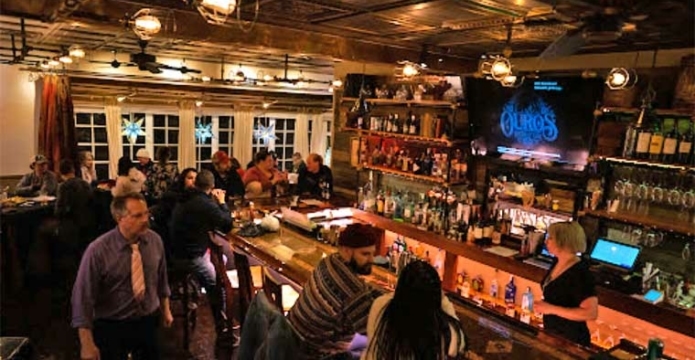 ouros bar room