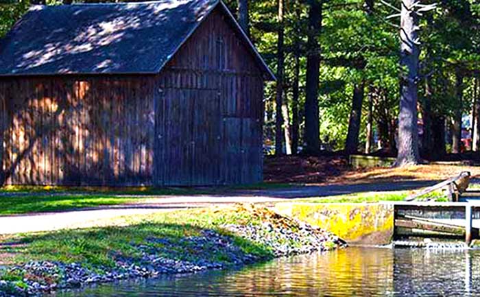 paradise-fishing-preserve-hatchery-barn