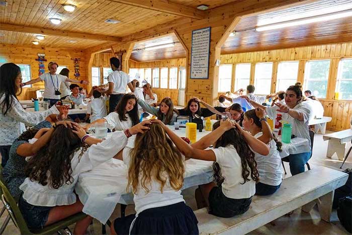 perlman camp girls in the dining room