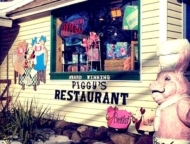 piggy's-breakfast-restaurant-front-of-building-with-pig-and-open-sign