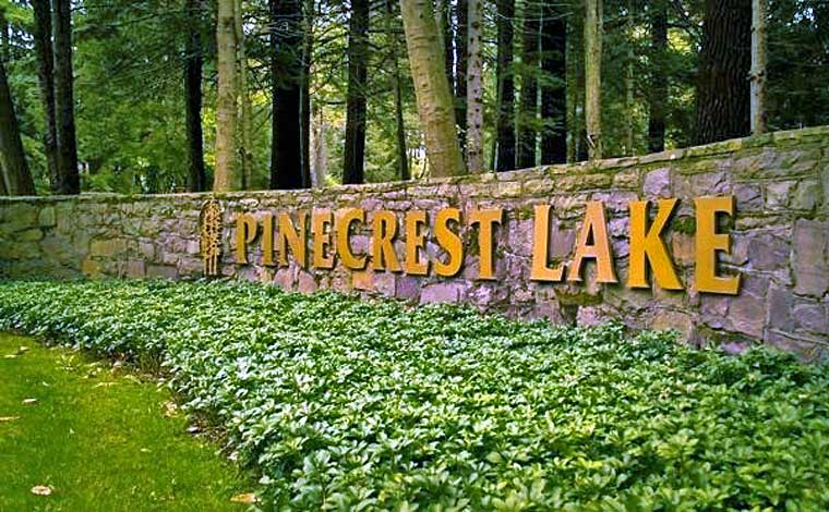 Pinecrest Lake community welcome sign