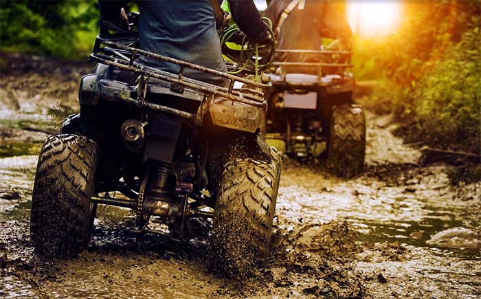 pocono ATV rentals 2 ATVs being ridden on the trail