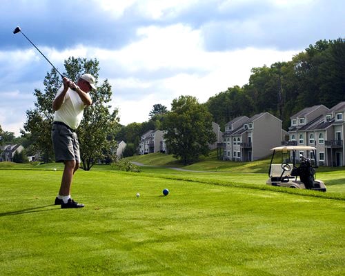 pocono-hills-golf-course-fairway-between-condos