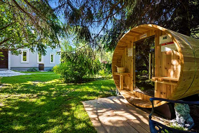 pocono palace cedar sauna