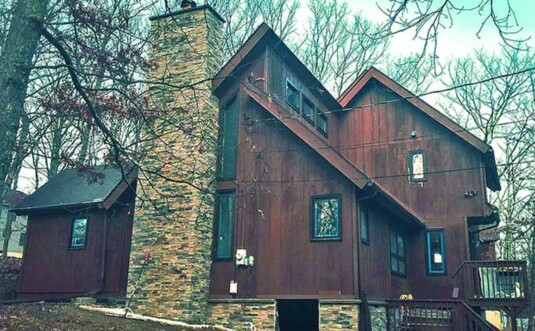 Pocono Pines House exterior front