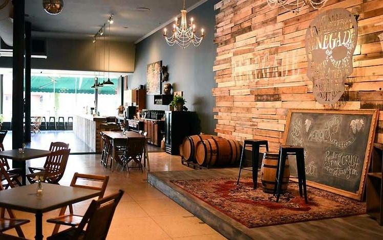 renegade winery main wine tasting room