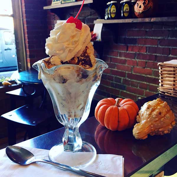sweet-creams-cafe-stroudsburg-Homemade-Caramel-Apple-Walnut-ice-cream-sundae