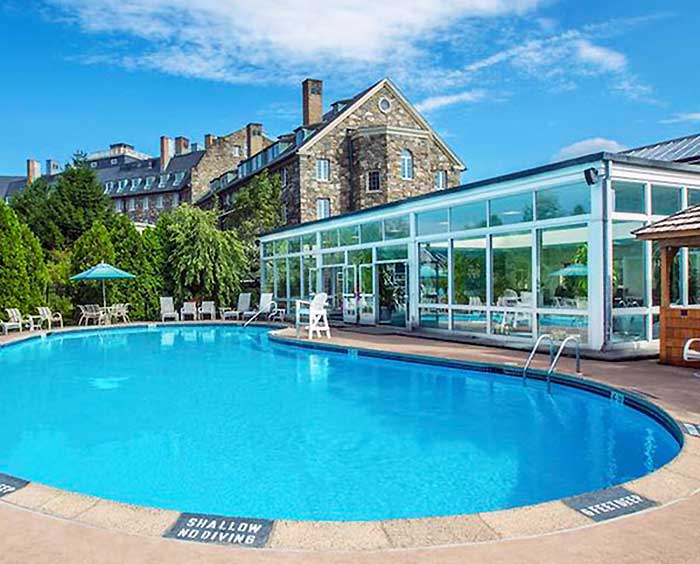 skytop-lodge-indoor-and-outdoor-pool