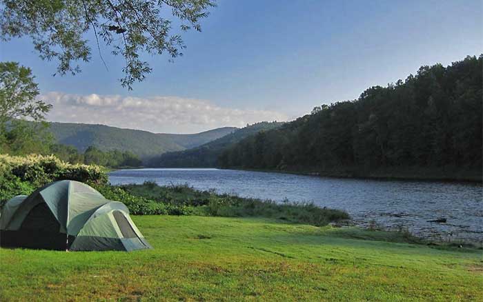 soaring eagle campground tent on riverbank
