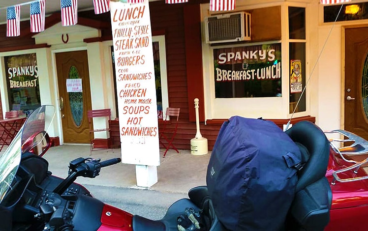 spanky's-country-breakfast-and-lunch-motorcycle-parked-out-front