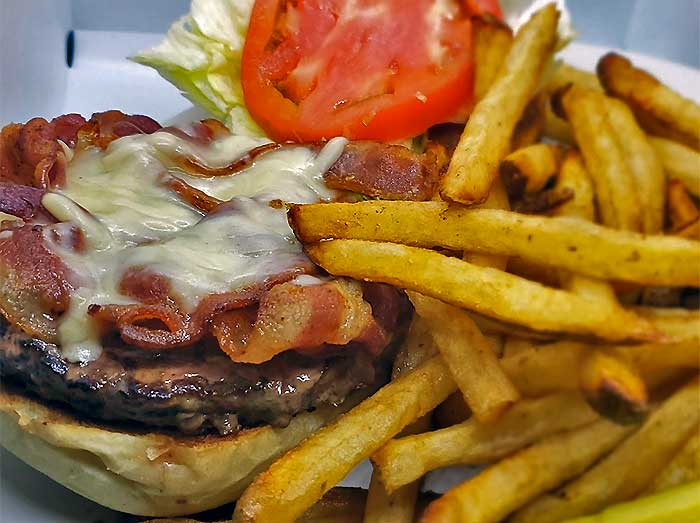 bacon cheeseburger with house made fries