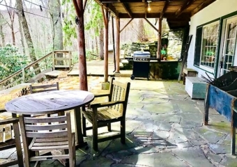 the cottage at bluestone falls patio