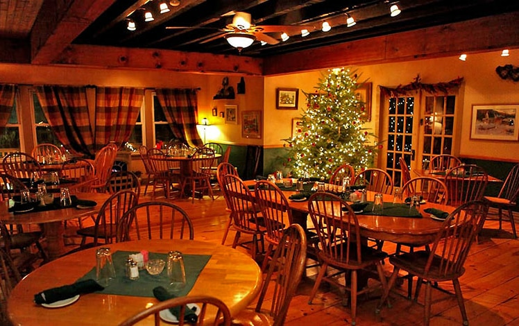 the country style dining room at buck hill forks