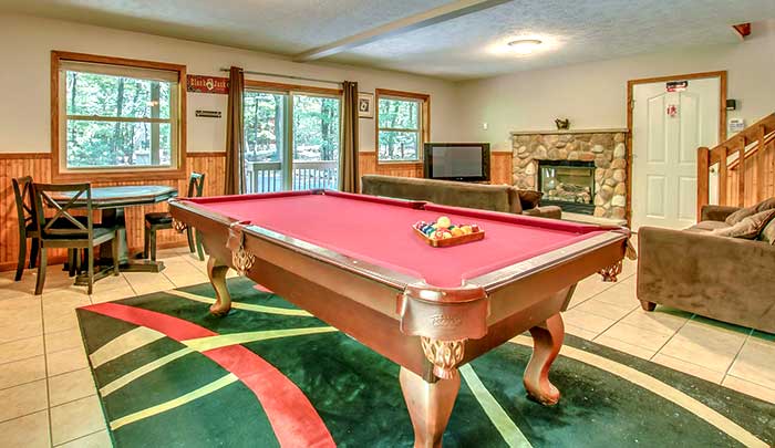 the grizzly house pool table