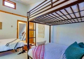 the lake chalet bunk beds room