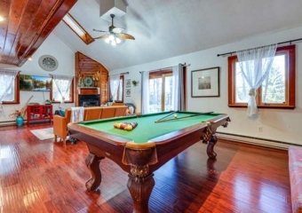 the lake chalet pool table