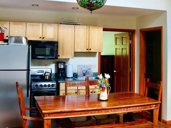 the-lodge-at-keen-lake-condo-kitchen