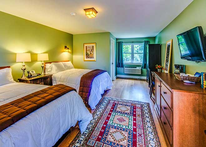 the shawnee inn and golf resort guest room