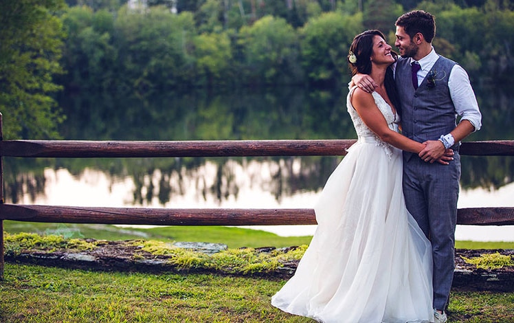 trout-lake-wedding-couple by the lake
