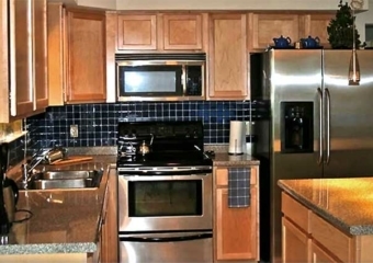 two angels vacation rental kitchen