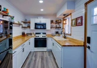 unbind cabin kitchen