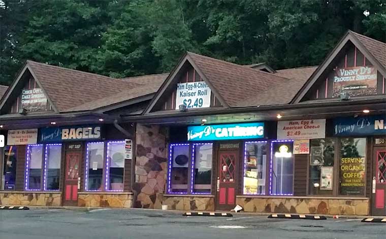 vinny d's deli & catering store exterior